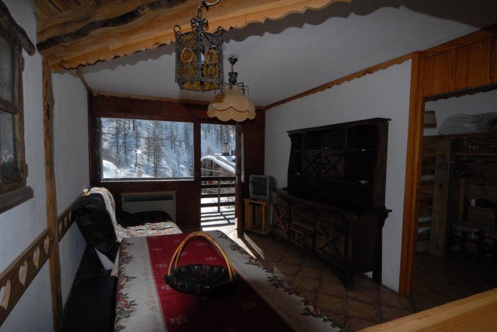 Cromotherapy Apartment Breuil-Cervinia Exterior photo